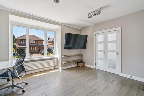 4 bedroom detached house for sale, Beechcroft Road, Bushey, WD23