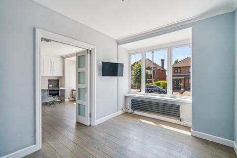 4 bedroom detached house for sale, Beechcroft Road, Bushey, WD23