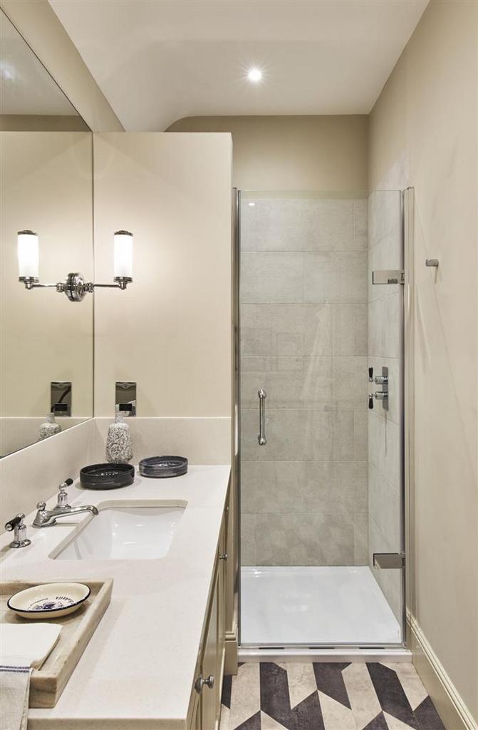 Shower Room En-Suite