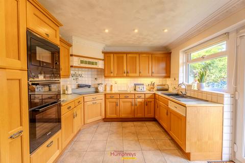 2 bedroom detached bungalow for sale, Martindale Avenue, Wimborne