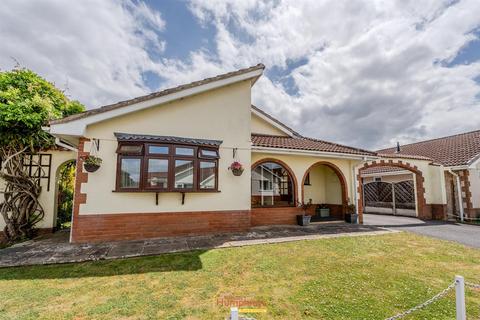 2 bedroom detached bungalow for sale, Martindale Avenue, Wimborne