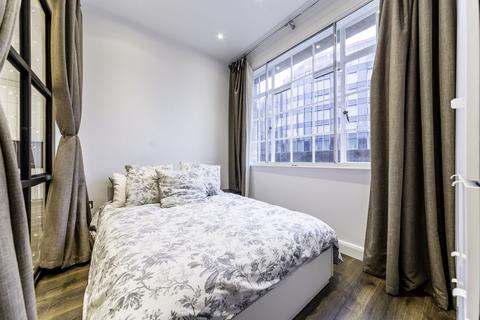3 bedroom apartment to rent, South Block, London SE1