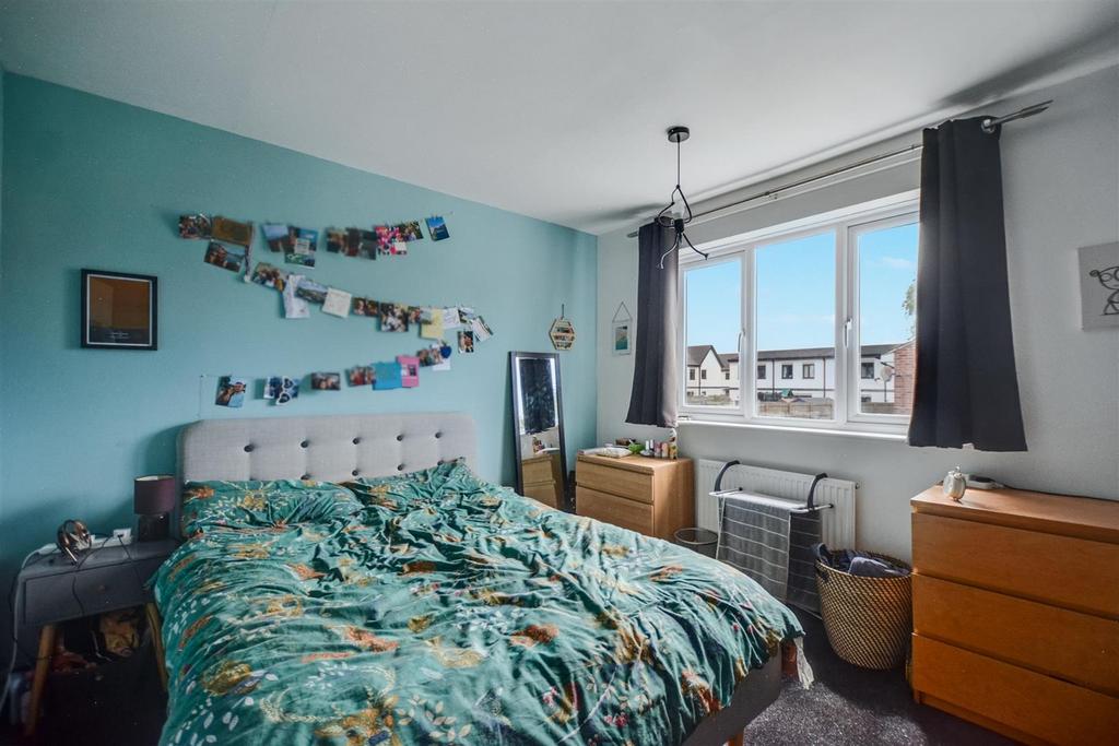 Bedroom 1 1.jpeg