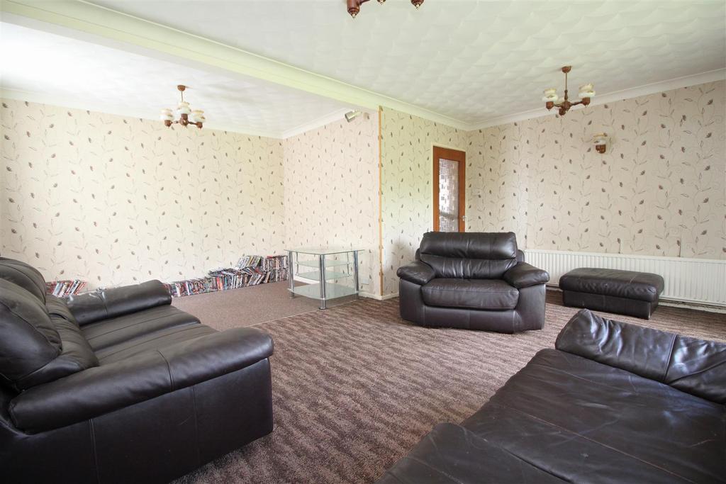 Living room 2.JPG