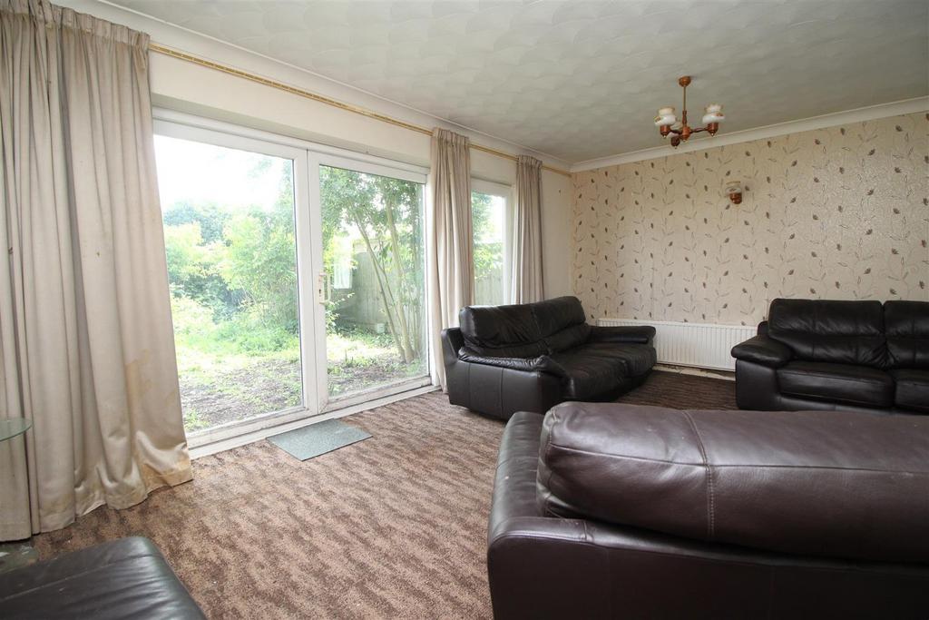 Living room 1 .JPG