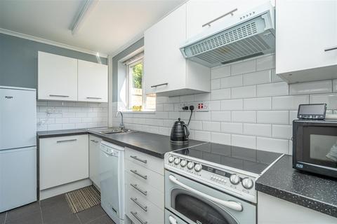 6 Broughton Road, Finchfield, Wolverhampton, WV3 9AL