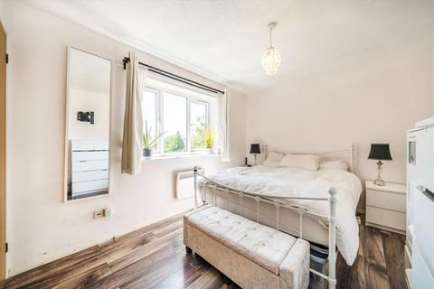 2 bedroom flat for sale, Bromyard Avenue, London W3