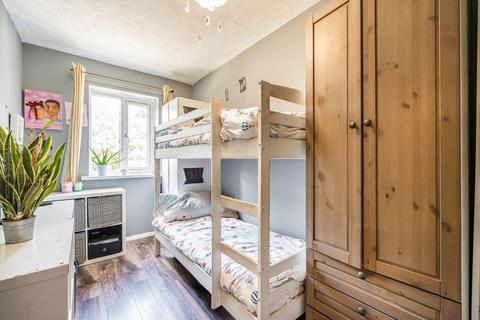 2 bedroom flat for sale, Bromyard Avenue, London W3