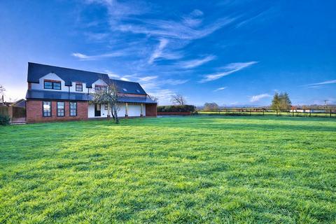 4 bedroom detached house for sale, Newly Built Four Bedroom House in Holcombe