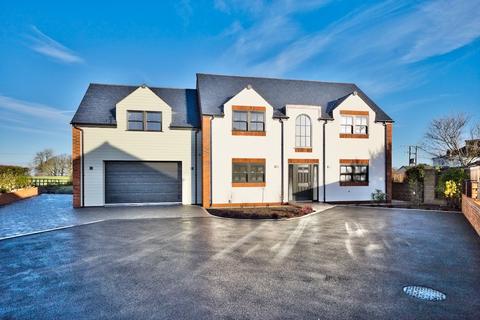 4 bedroom detached house for sale, Newly Built Four Bedroom House in Holcombe