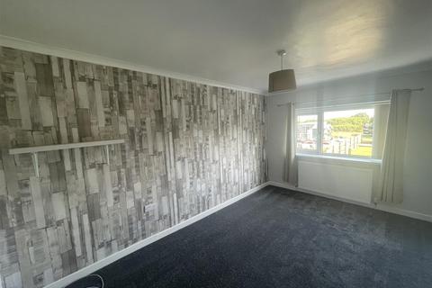 2 bedroom terraced house to rent, High Street, Llanelli SA14