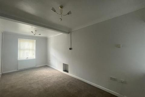 2 bedroom terraced house to rent, High Street, Llanelli SA14