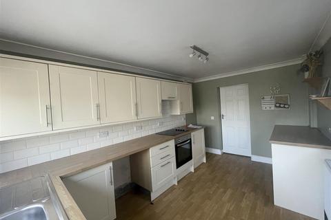 2 bedroom terraced house to rent, High Street, Llanelli SA14