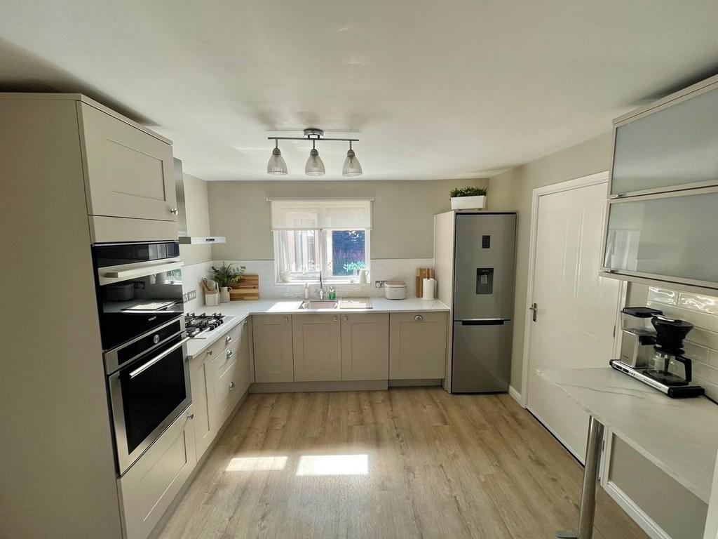 Kitchen new.jpg