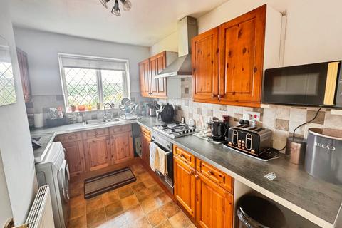 3 bedroom bungalow for sale, Pyenot Gardens, West Yorkshire BD19