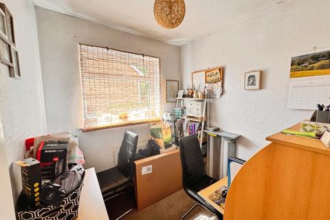 3 bedroom bungalow for sale, Pyenot Gardens, West Yorkshire BD19