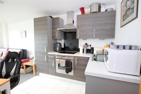 1 bedroom apartment to rent, Salts Mill Road, Shipley