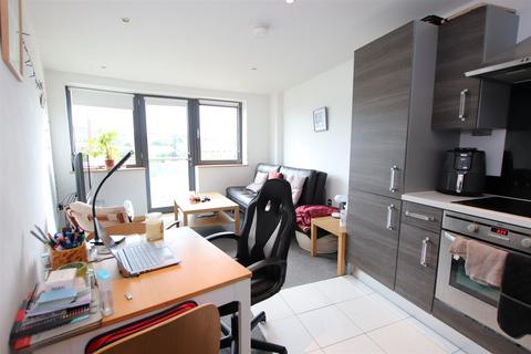 1 bedroom apartment to rent, Salts Mill Road, Shipley