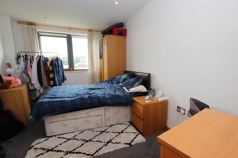 1 bedroom apartment to rent, Salts Mill Road, Shipley
