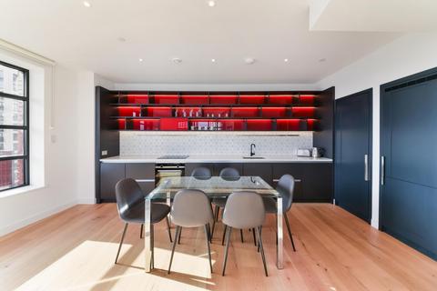 3 bedroom apartment to rent, Defoe House, London City Island, London, E14