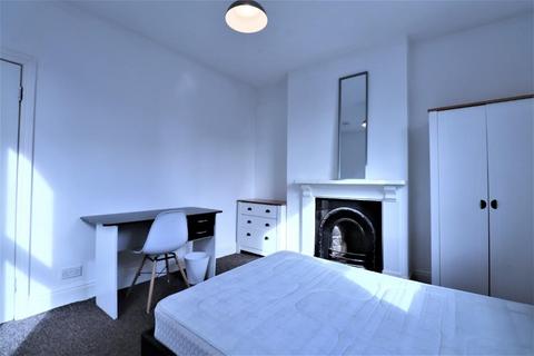 4 bedroom apartment to rent, Doric Way, London, NW1