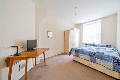 2 bedroom flat for sale, Tilson Gardens, London, SW2