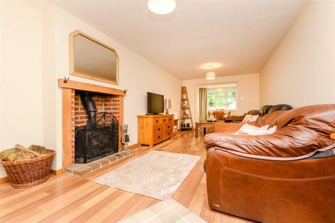 19 Croftside, Vigo, Gravesend, DA13 0SH