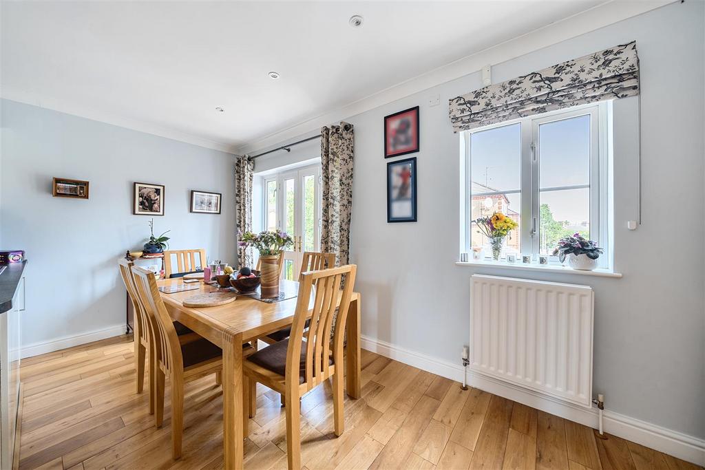Dining area h.jpg