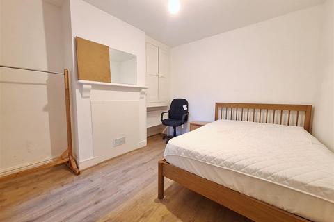 undefined, De Beauvoir