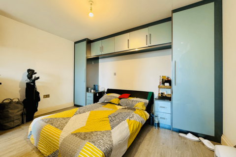 Studio to rent, St. Johns Road, Isleworth, TW7