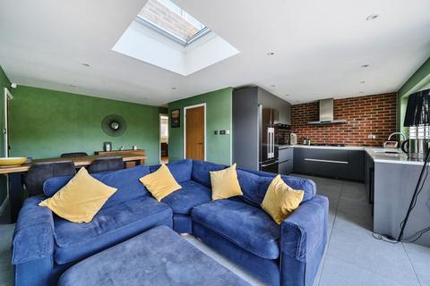 undefined, Worcester Road, Chichester, PO19
