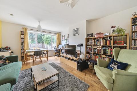 Faversham Road, London, SE6 4XE