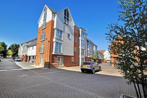2 bedroom apartment to rent, Pearl Square, CM2