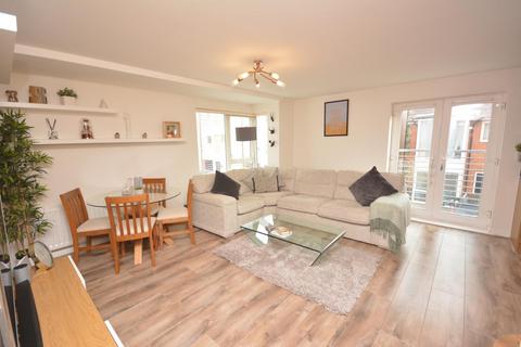 2 bedroom apartment to rent, Pearl Square, CM2