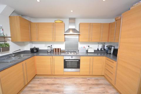 2 bedroom apartment to rent, Pearl Square, CM2