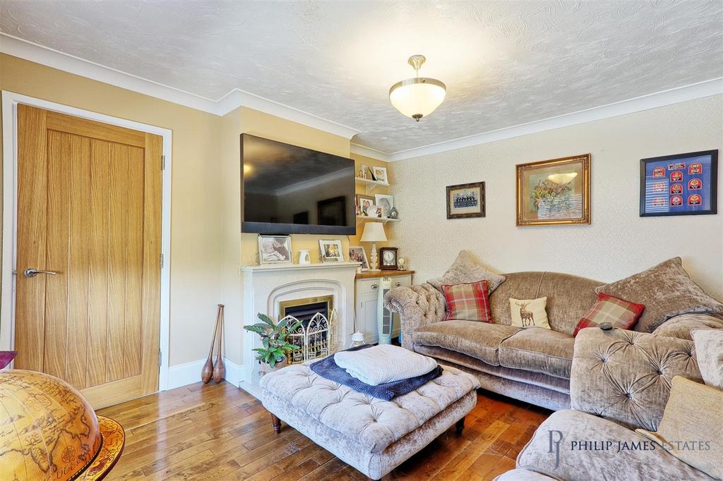 IMG 8271 2 3 easy HDR-interior3.jpg
