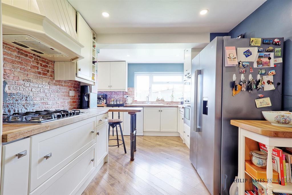 IMG 8280 1 2 easy HDR-interior3.jpg