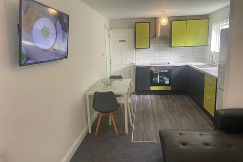 4 bedroom apartment to rent, Annex, Portland Hse, 6 Linnet Ln, Liverpool L173BG