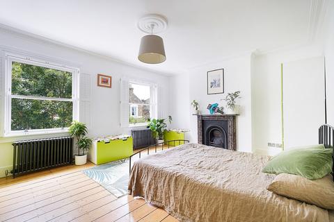 19 Reighton Road, London, E5 8SQ