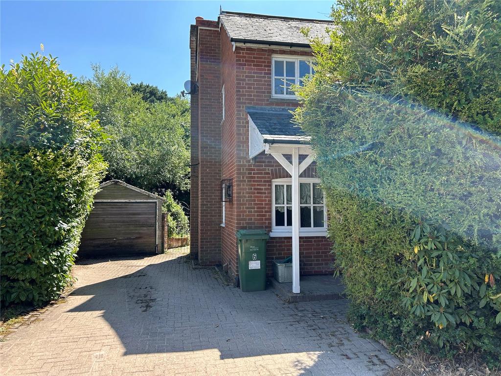 Driveway/Garage