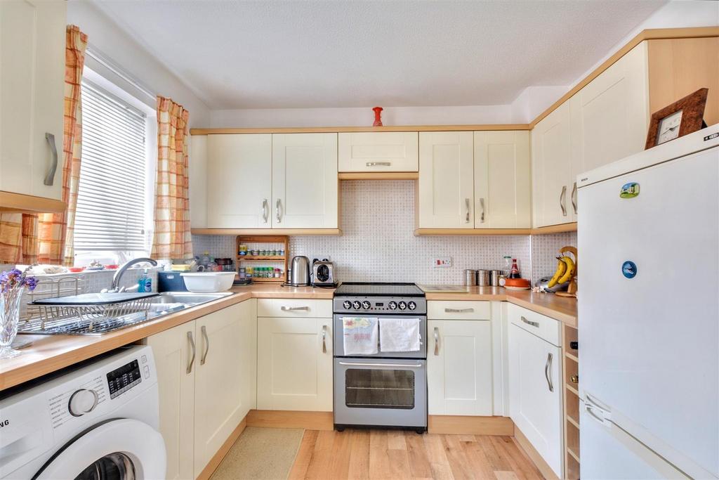 Kitchen 1.jpeg