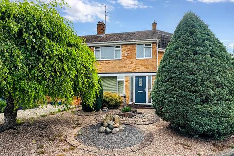3 bedroom semi-detached house for sale, Orford Avenue, Radcliffe-On-Trent, Nottingham