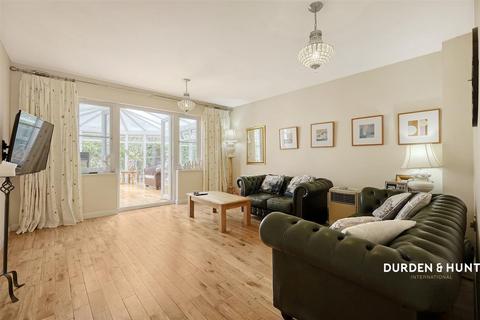 3 bedroom detached house for sale, St. Nicholas Place, Loughton, IG10