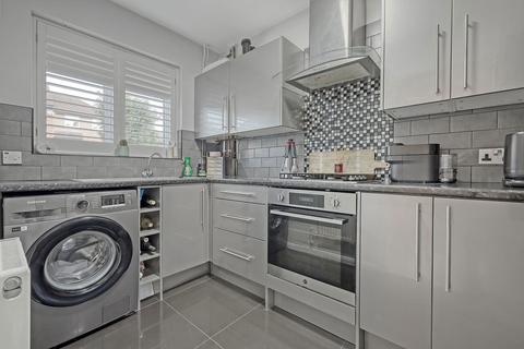 27 Froden Brook, Billericay, CM11 2TW