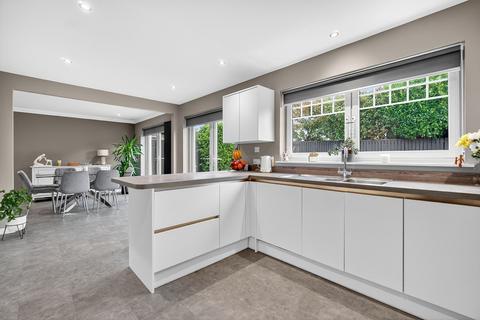 37 Carrick Drive, Irvine, KA12 8SA