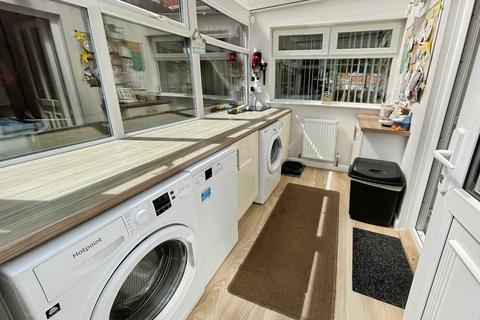 3 bedroom semi-detached house for sale, Holmesfield Road, Birmingham, B42