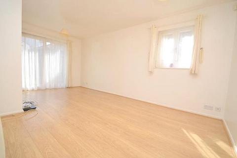 2 bedroom apartment to rent, Brimfield Road, Purfleet, RM19