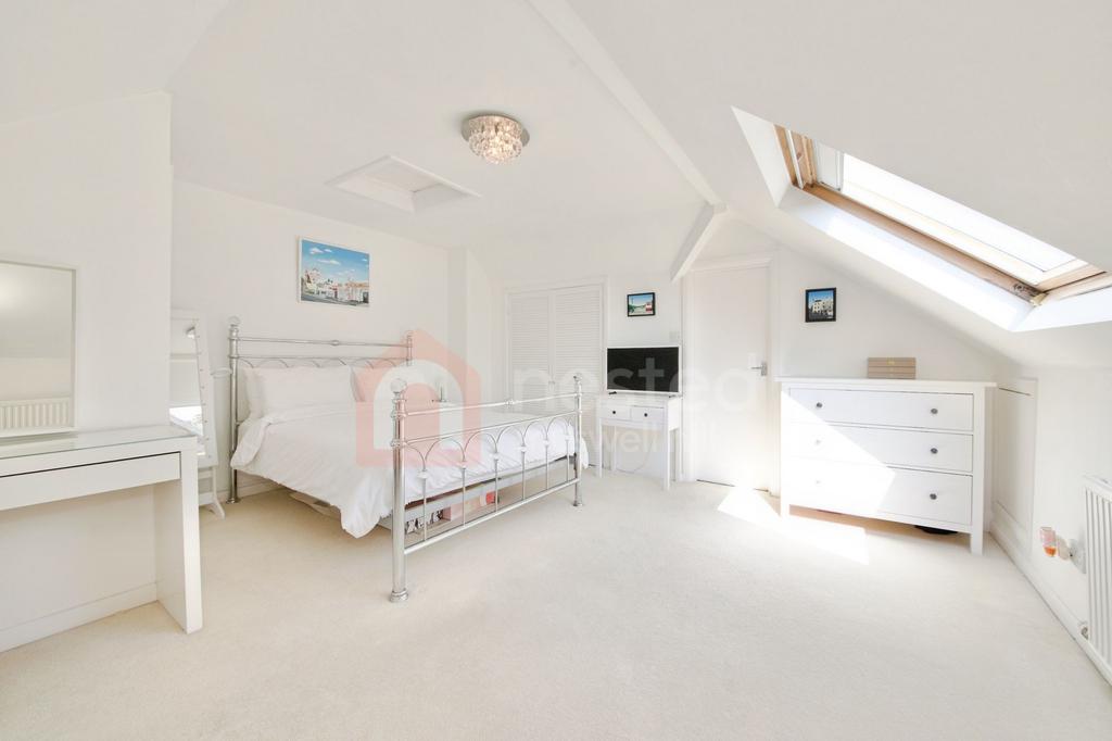 Principle bedroom