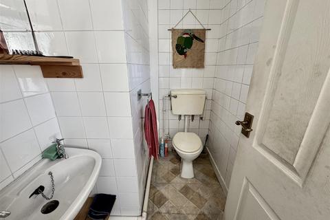 undefined, Riverway, Bonlwwyn, Ammanford