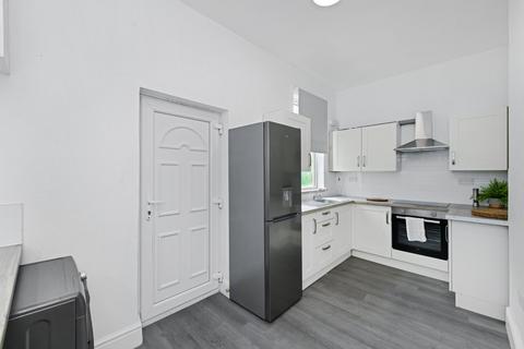 4 bedroom flat to rent, Foxhall Road, Nottingham, Nottinghamshire, NG7